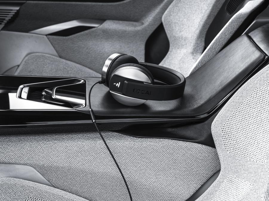 Интерьер Peugeot Instinct Concept 2017 года  (фото 56 из 98)